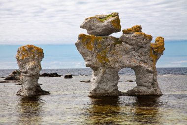 kireçtaşı sütun