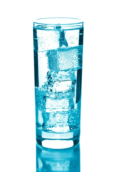 分離された水の入ったグラス — ストック写真