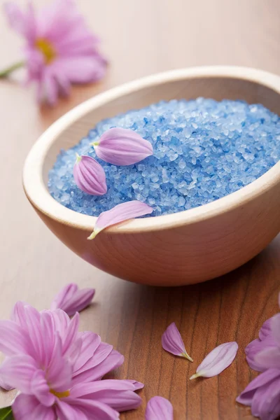 Herbal salt and flowers — Stock Photo, Image