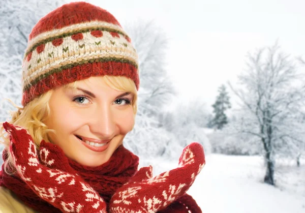 Piękna Młoda Kobieta Odzieży Zimowej — Zdjęcie stockowe