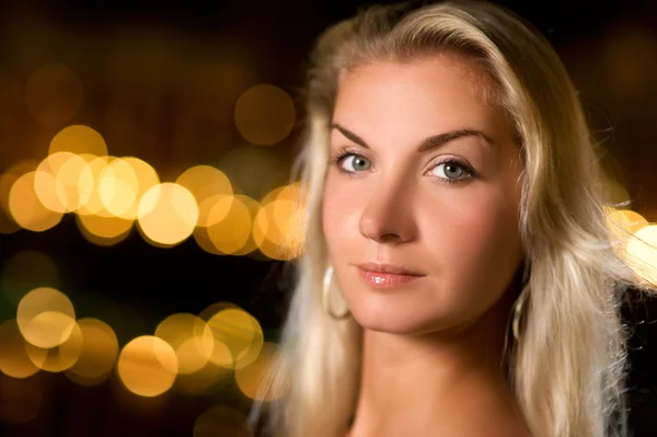 Beautiful young woman close-up portrait — Stock Photo, Image