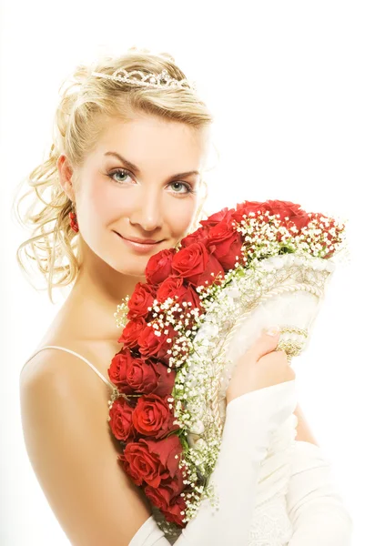 Piękna Panna Młoda Luksusowych Bukiet Czerwonych Róż Białym Tle — Zdjęcie stockowe