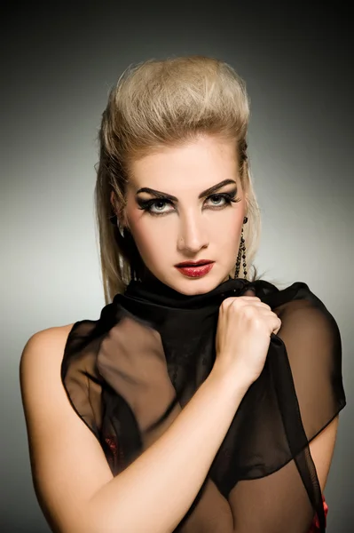 Donna Vampiro Sexy Con Acconciatura Creativa — Foto Stock