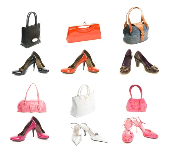 Ange olika typer skor och väskor. isolerad på vit bakgrund — Stockfoto