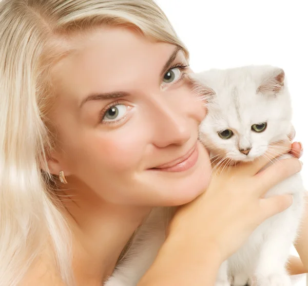 Mutlu Genç Kadın Üzgün Ngiliz Yavru Kedi — Stok fotoğraf