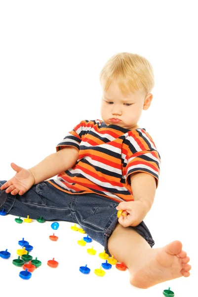 Nachdenkliches Kleines Kind Beim Spielen Isoliert Auf Weißem Hintergrund — Stockfoto
