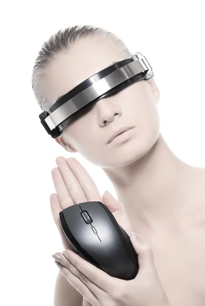 Cyber piękna kobieta z komputera mysz na białym tle na tył biały — Zdjęcie stockowe