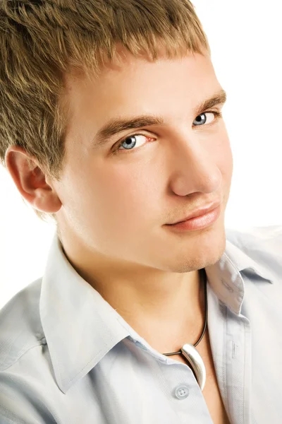 Close-up πορτρέτο όμορφος νεαρός άνδρας — Φωτογραφία Αρχείου