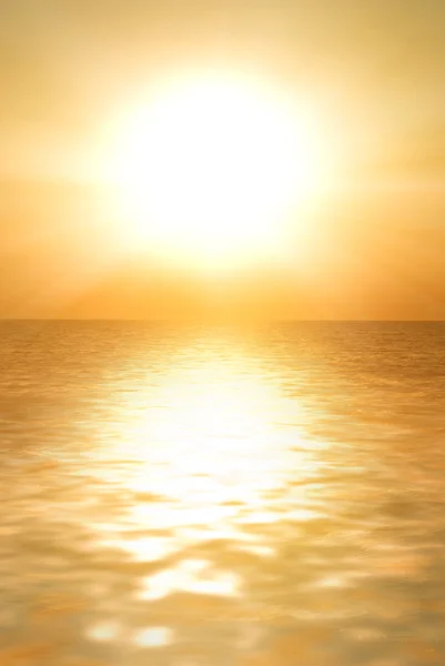 Όμορφο Ηλιοβασίλεμα Που Καθρεφτίζονται Στο Νερό Του Ωκεανού — Φωτογραφία Αρχείου