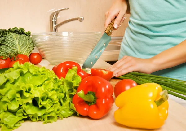 Preparación de ensalada de verduras — Foto de Stock