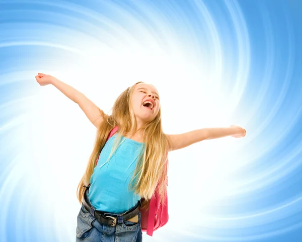 快乐的年轻女孩在抽象蓝色背景粉红色背包 — 图库照片