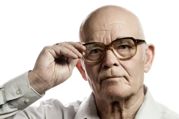 Oudere Man Met Enorme Glazen Geïsoleerd Witte Achtergrond — Stockfoto