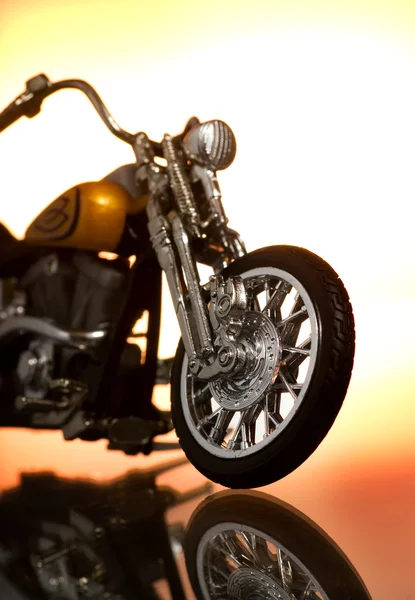Мотоцикл на абстрактном фоне — стоковое фото