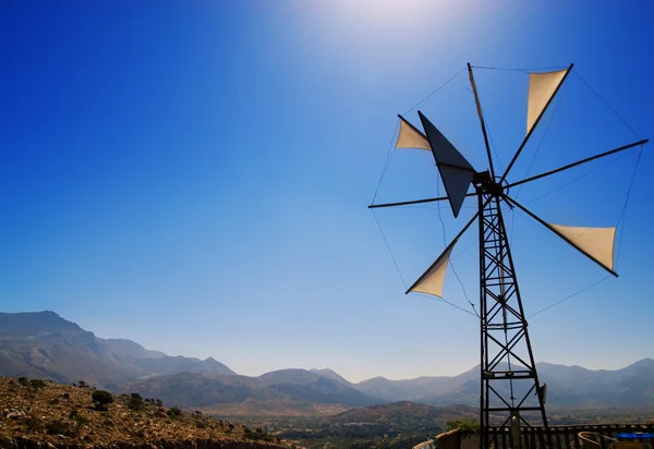 古い壊れた風車 クレタ島 ギリシャ — ストック写真