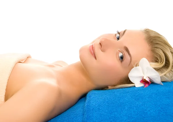 Beautiful young woman ready for spa treatment — Stock Photo, Image