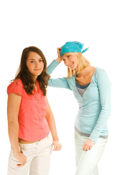 Duas meninas adolescentes isoladas no fundo branco — Fotografia de Stock