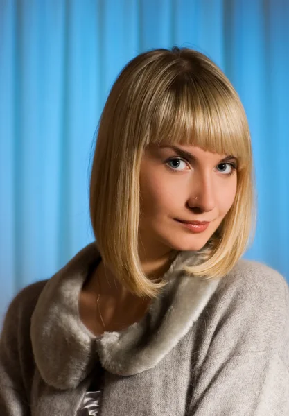Schöne Blonde Mädchen Eleganter Winterkleidung — Stockfoto