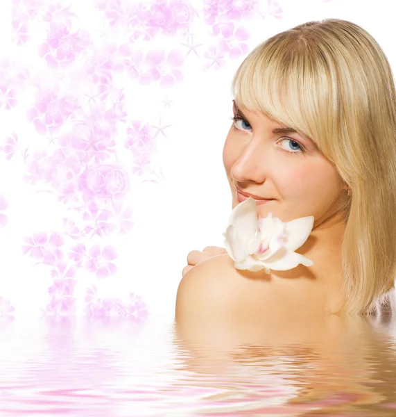 Vacker Blond Flicka Orkidé Blomma — Stockfoto