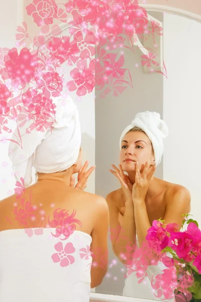 Beautiful Girl Massages Her Face — Stock Photo, Image