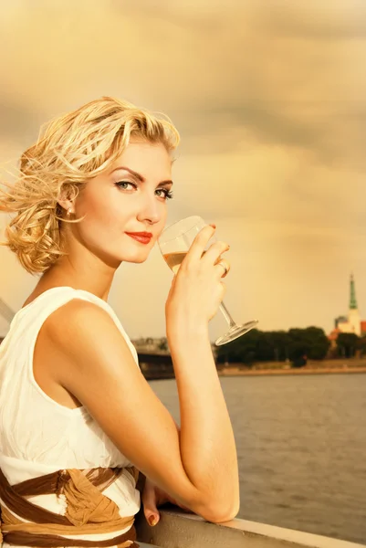 Beautiful Blond Girl Drinks Champagne River Sunset Time — Stock Photo, Image