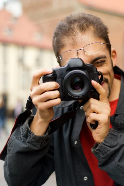 Schöner Kerl Mit Digitalkamera Flacher Dof Fokus Auf Auge — Stockfoto