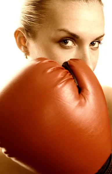 Boxer fille en gants rouges — Photo