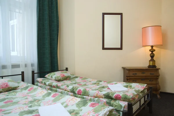 Pokój typu twin w hotelu — Zdjęcie stockowe