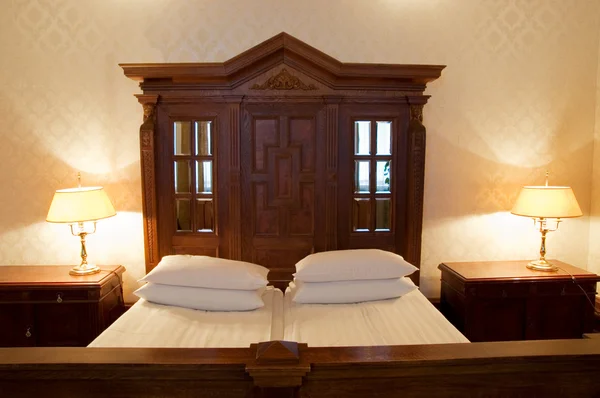 Luksusowe łóżko — Zdjęcie stockowe