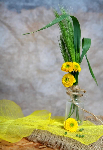 Bodegón - ramo con flores — Foto de Stock