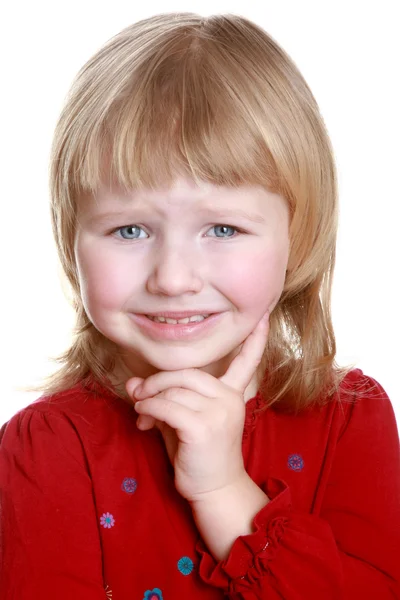 Щаслива маленька дівчинка робить смішне обличчя — стокове фото