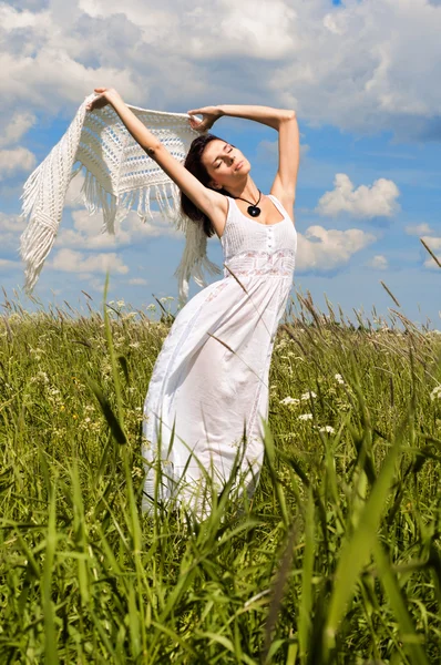 Mujer con pañuelo blanco — Foto de Stock