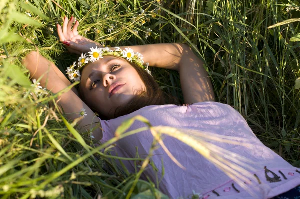 Woman on the meadow — Stock Photo, Image