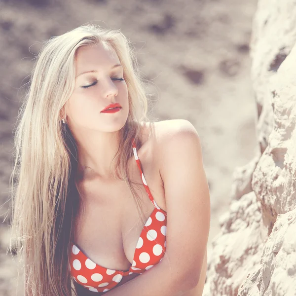 Young beautiful girl in a bathing suit — Stock Photo, Image