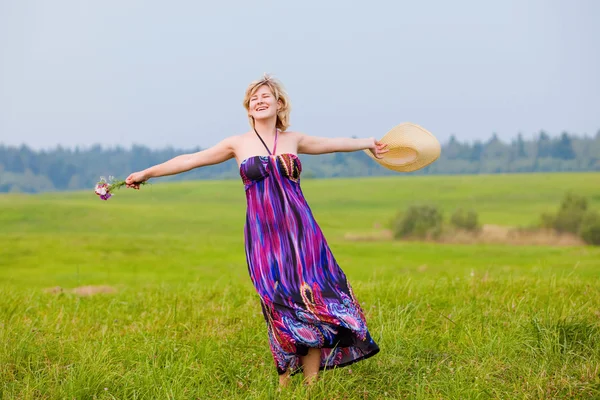 Girl on a meadow — Stock Photo, Image