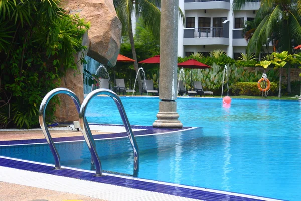 Hotel u bazénu — Stock fotografie