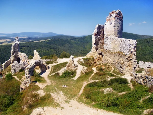 Zřícenina hradu cachtice- — Stock fotografie