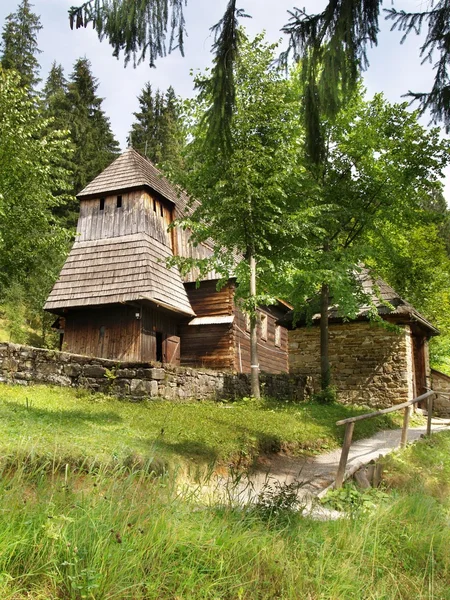 Chiesa di legno rara, Zuberec, Slovacchia — Foto Stock