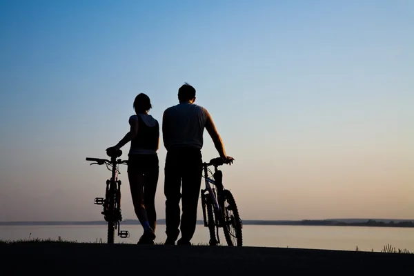 Couple cyclists — Stock Photo, Image