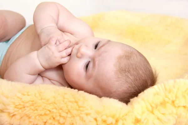 Słodkie dziecko na futro — Zdjęcie stockowe