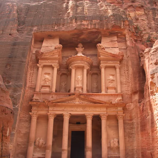 Hermosa vista del Tesoro en Petra Imagen de archivo