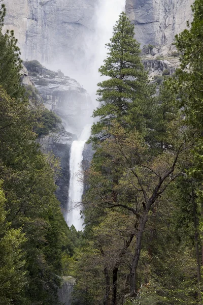 Yosemite fällt — Stockfoto