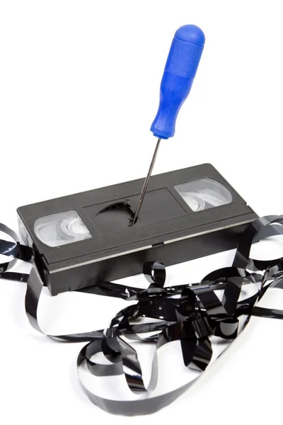 Oude onbruikbaar gebarsten vhs cassette — Stockfoto