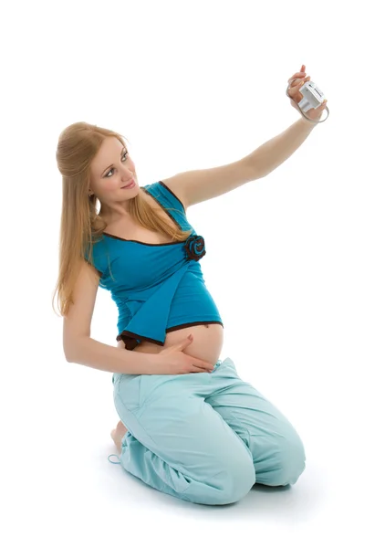 Gravid kvinna göra självporträtt — Stockfoto