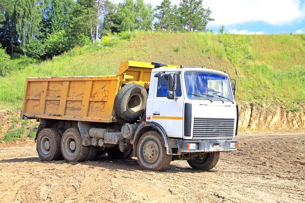 Dump truck — Stock Photo, Image
