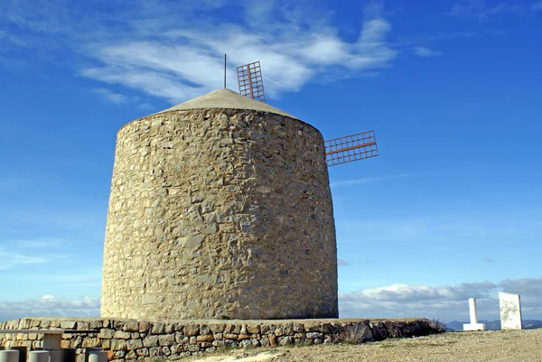 Вітряки Алькублас - Іспанія — стокове фото