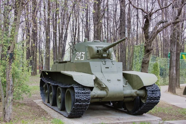 Tank monument in het museum van militaire techniek — Stockfoto