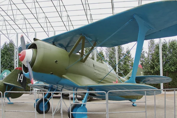 Самолет в музее военной техники — стоковое фото