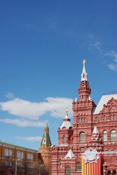 Edifício de museu histórico na área Vermelha na cidade Moscou — Fotografia de Stock