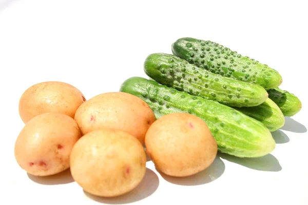 Patatas y pepinos —  Fotos de Stock