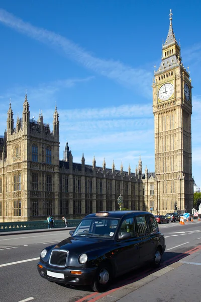 Taxis in der Nähe von Big Ben — Stockfoto